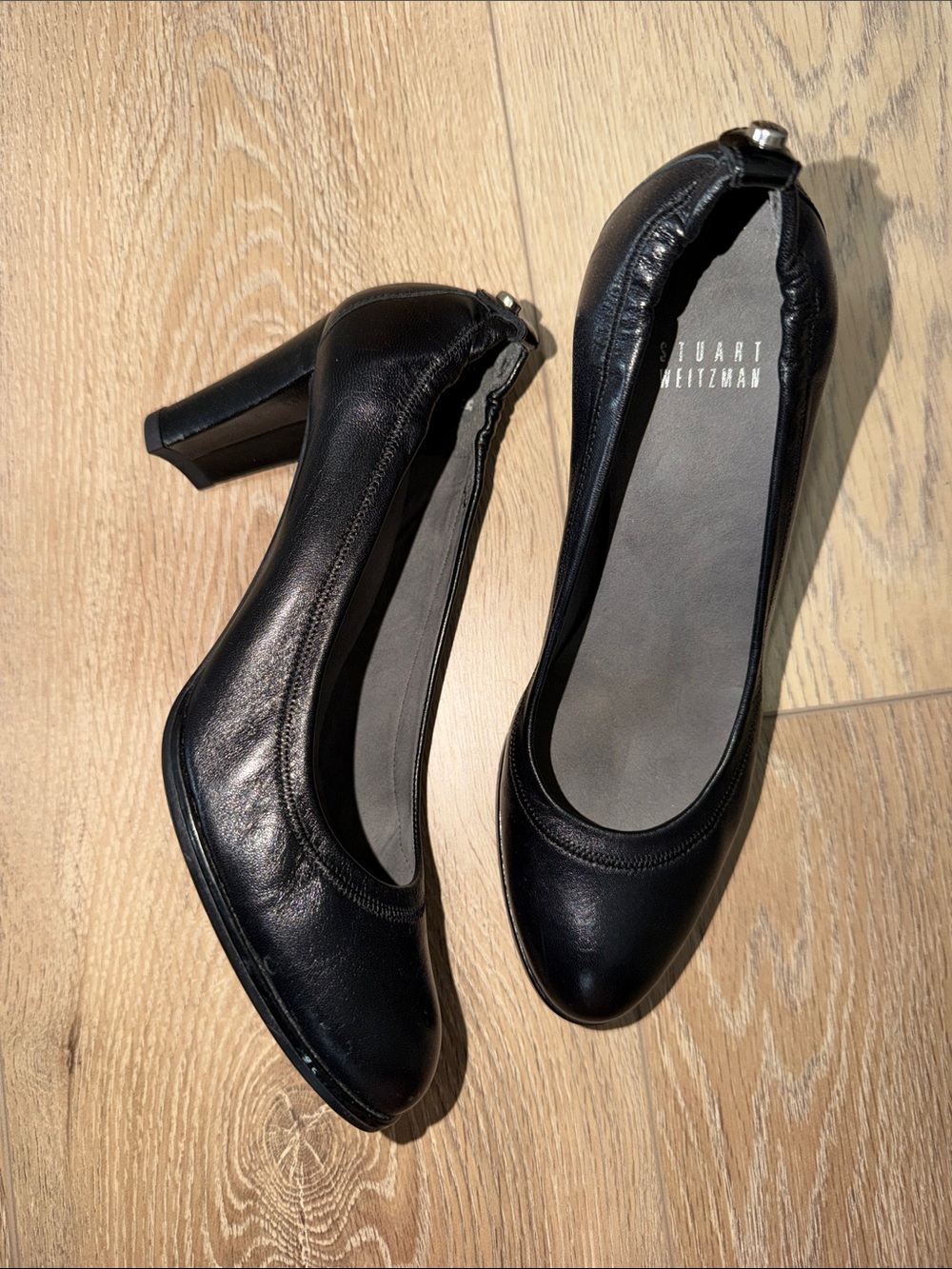 Stuart Weitzman Classic Black Leather Round-Toe Stretch Block Heel Pumps